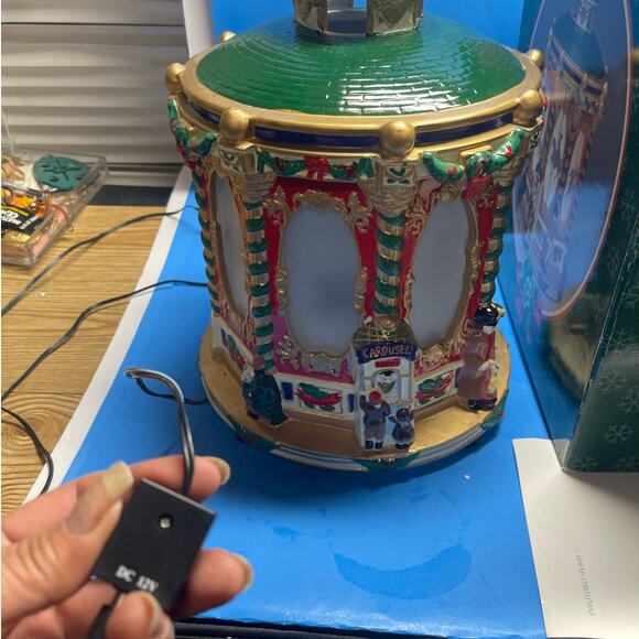 Vintage MR. CHRISTMAS Village Silhouettes Ballroom 1998 w original box. Works - Picture 4 of 10